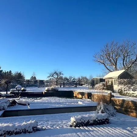 Le Relais Du Moustier Проживание в семье *